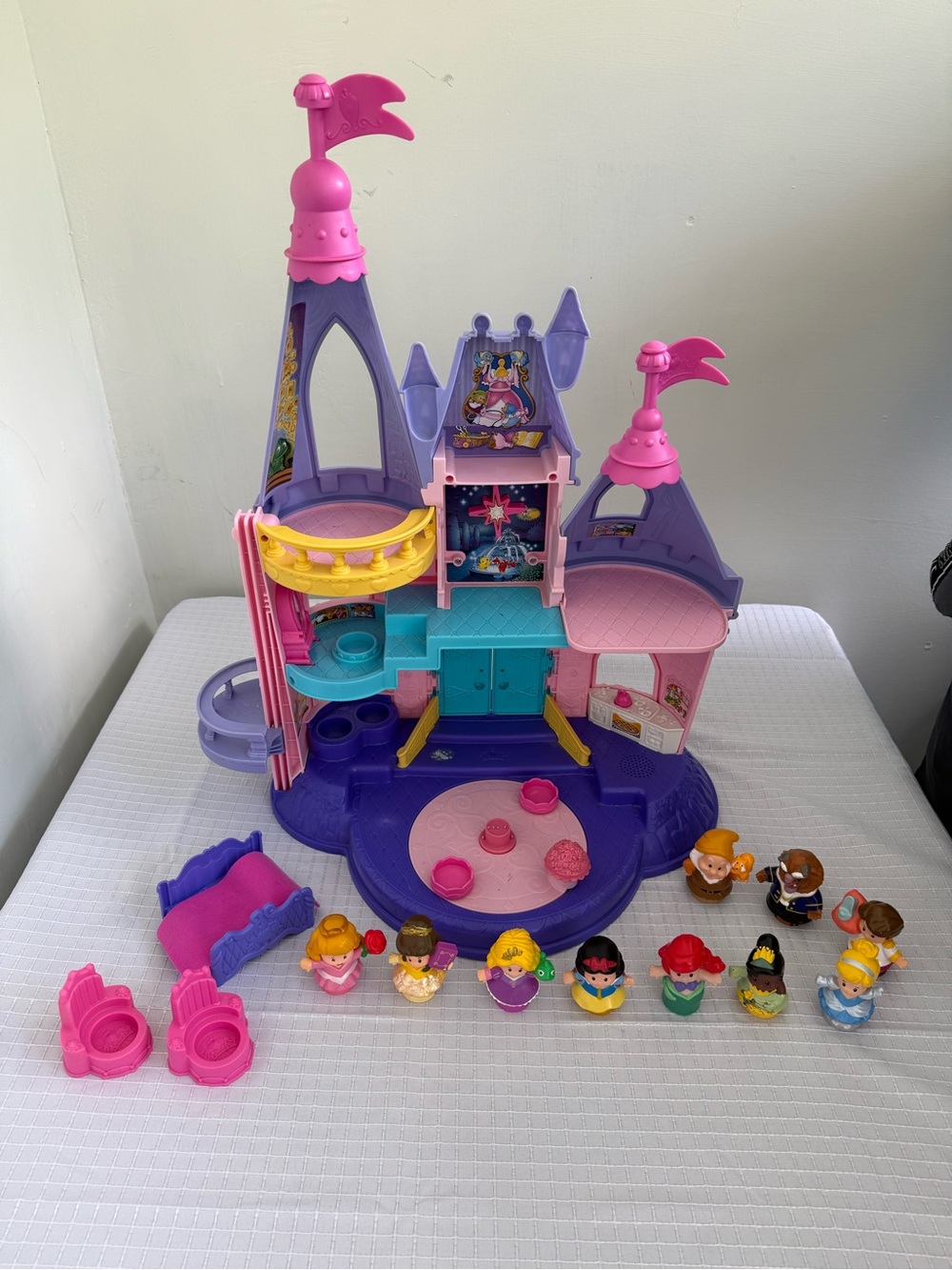 Fisher-Price Little People 2012 Disney Princess Songs Palace 10 Characters